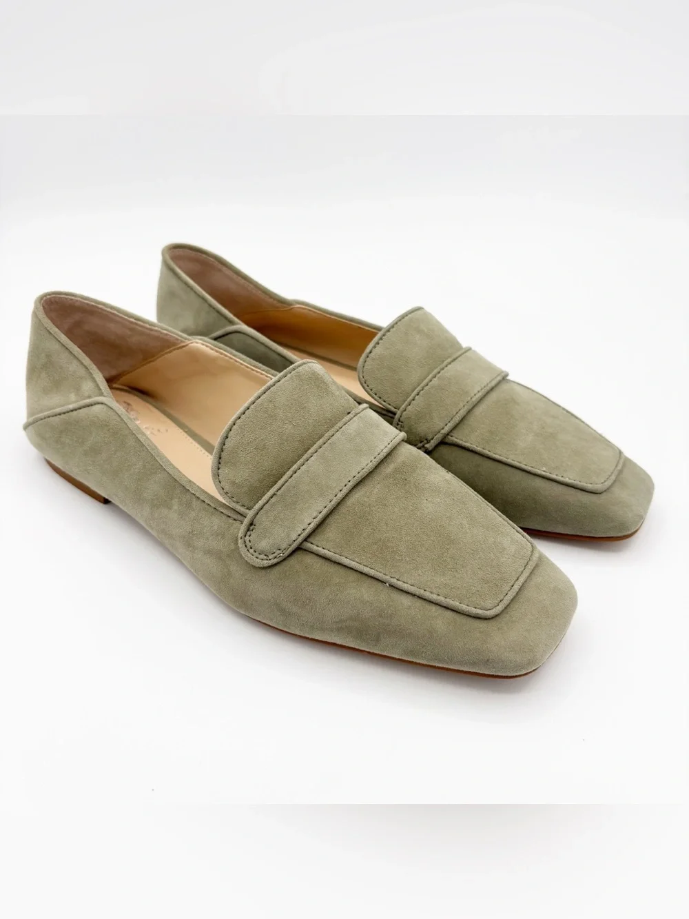 NWOT Vince Camuto Landerla Suede Loafers